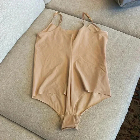 Commando Classic Thong Cami Bodysuit - Picture 4 of 4